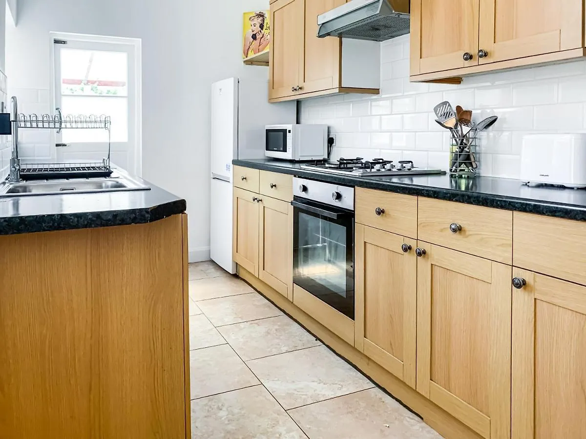 Waverley Lodge - Quaint Victorian Home With Free Parking York