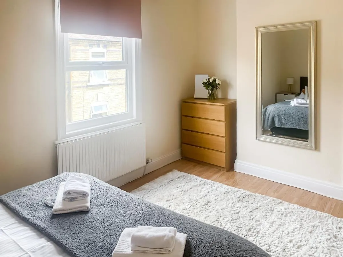 Apartment Waverley Lodge - Quaint Victorian Home With Free Parking York