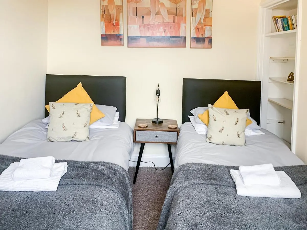 Waverley Lodge - Quaint Victorian Home With Free Parking contacts