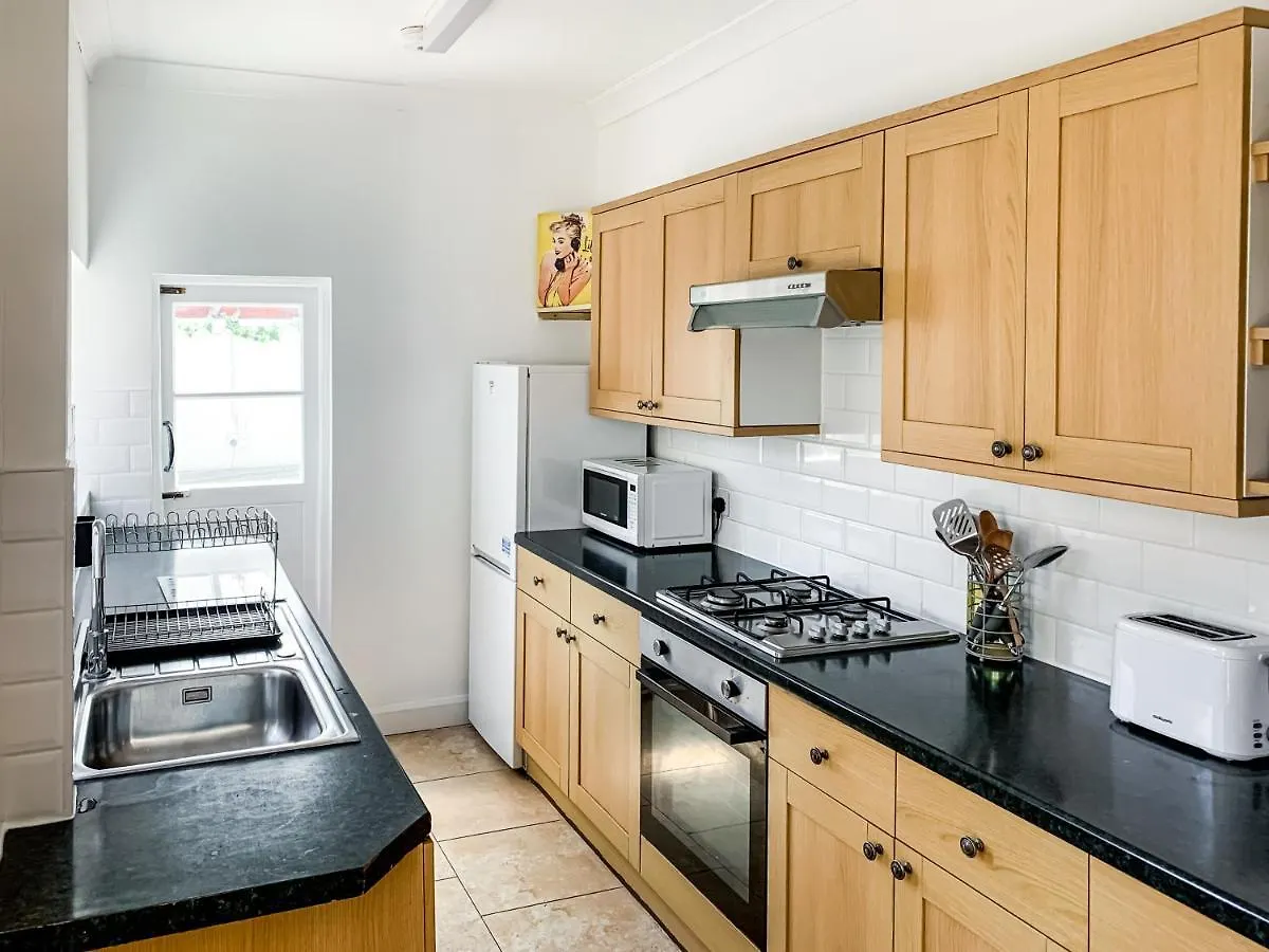 Waverley Lodge - Quaint Victorian Home With Free Parking York