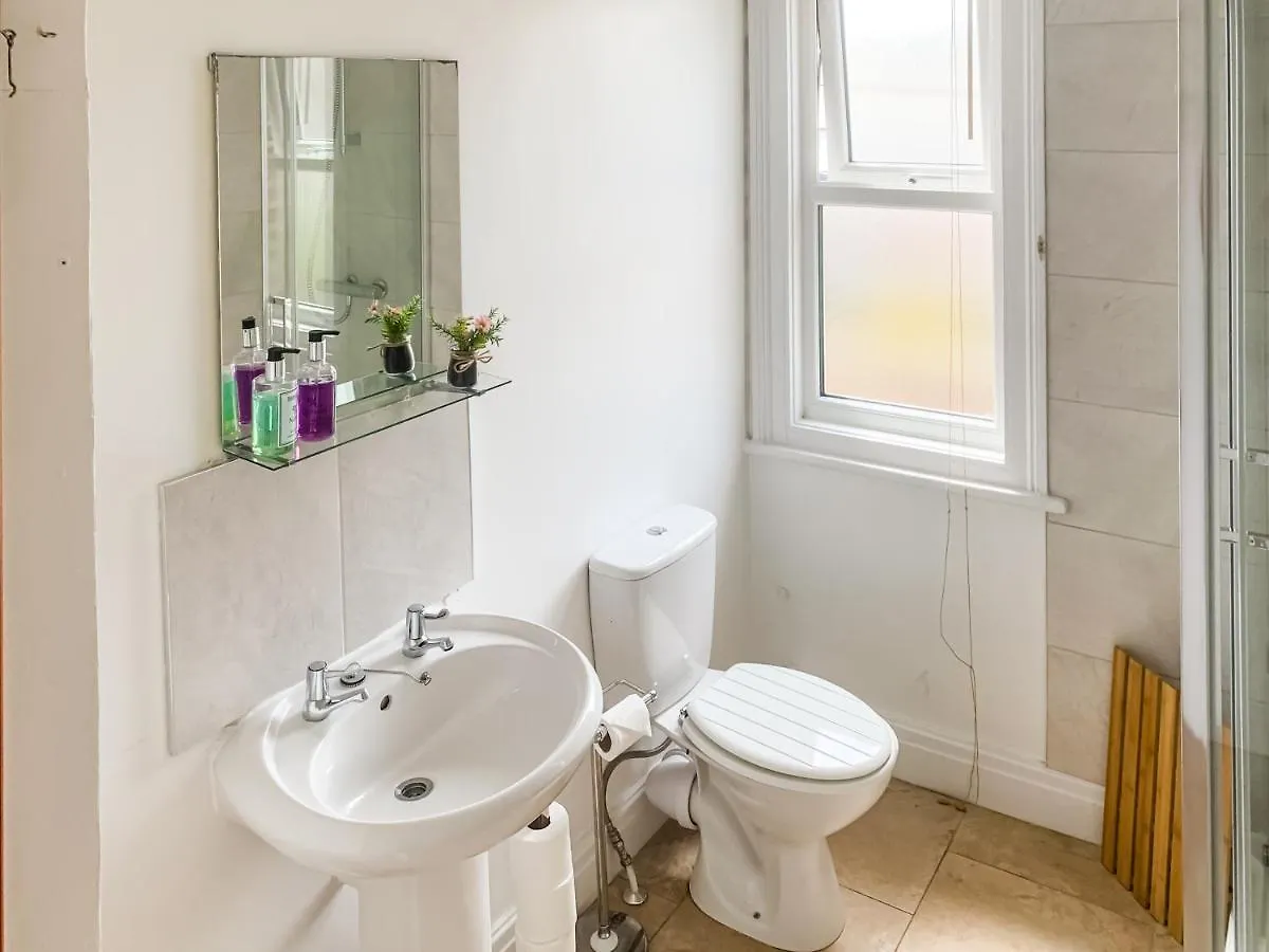 Waverley Lodge - Quaint Victorian Home With Free Parking 요크 아파트
